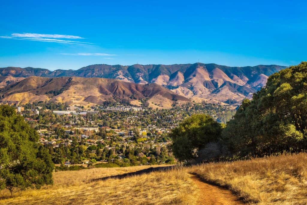 The rolling hills and open trails of San Luis Obispo, inviting babymooners to enjoy the tranquil outdoors of California